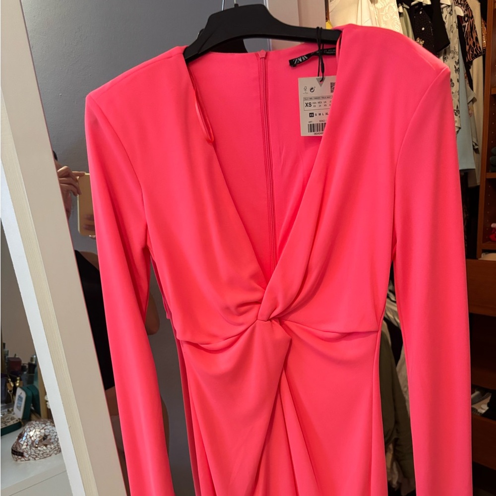 Elegant Pink Long-Sleeve Dress